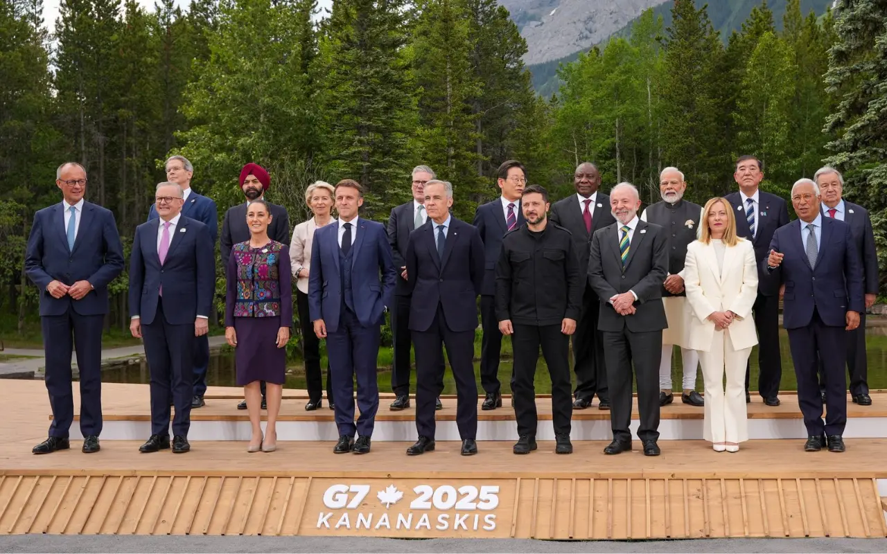 Sheinbaum y líderes que asistieron a la G7 en Canadá. Foto: X (@Claudiashein)