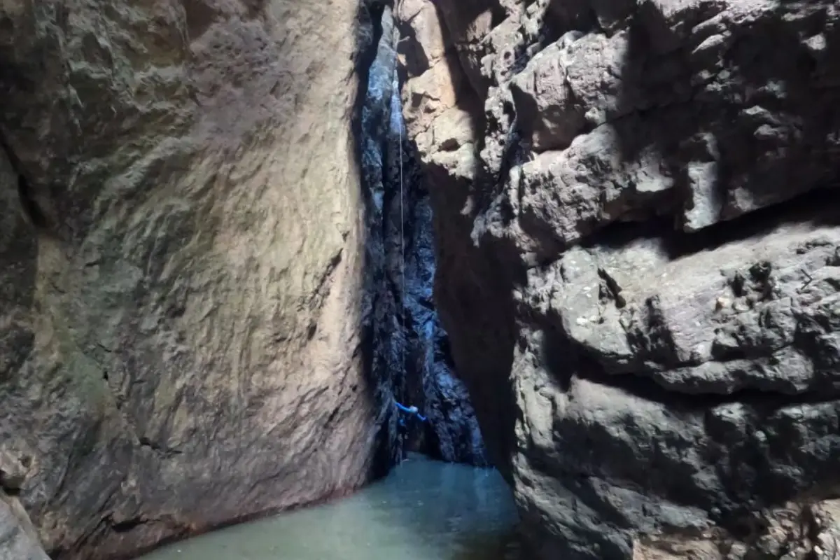 Este cañón en la Sierra Madre Occidental ofrece paisajes naturales extraordinarios para hacer rappel, caminata y natación. Foto: visitnayarit.travel