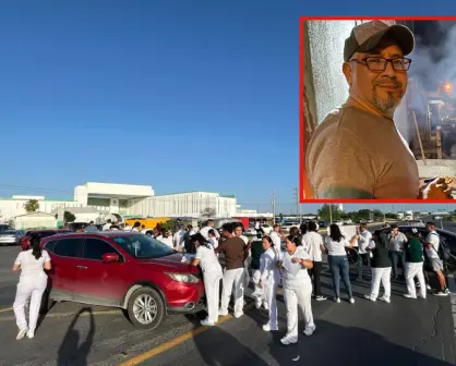 Empleados del IMSS en Reynosa cierran carretera para manifestarse por desaparición de enfermero