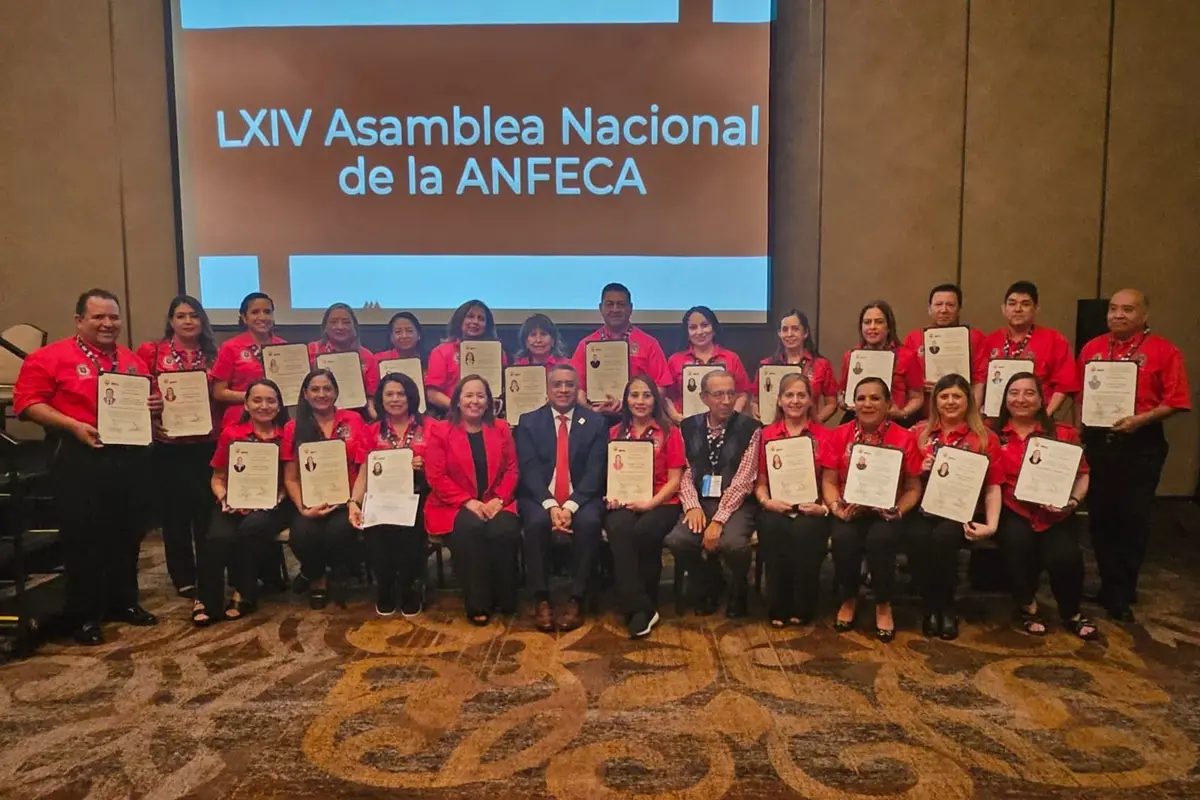 La Facultad de Contaduría Pública y Administración (FACPYA) de la Universidad Autónoma de Nuevo León celebró la certificación académica ANFECA otorgada a 23 de sus docentes. Foto: Facultad de Contaduría Pública y Administración UANL