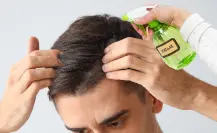 El Vinagre blanco es un remedio natural y económico contra la caspa