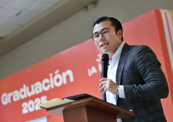 Félix Arratia anuncia escuelas beneficiadas con el programa Uniformes ¡a tus órdenes! en Juárez