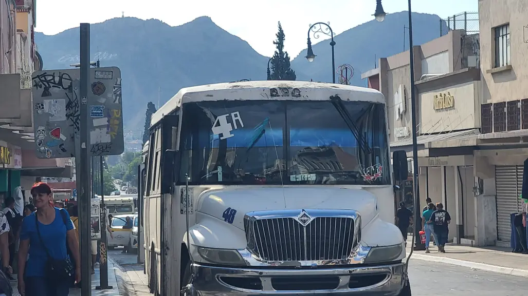 Transporte público Saltillo: Usuarios reprueban las "combis"por retrasos y mal servicio