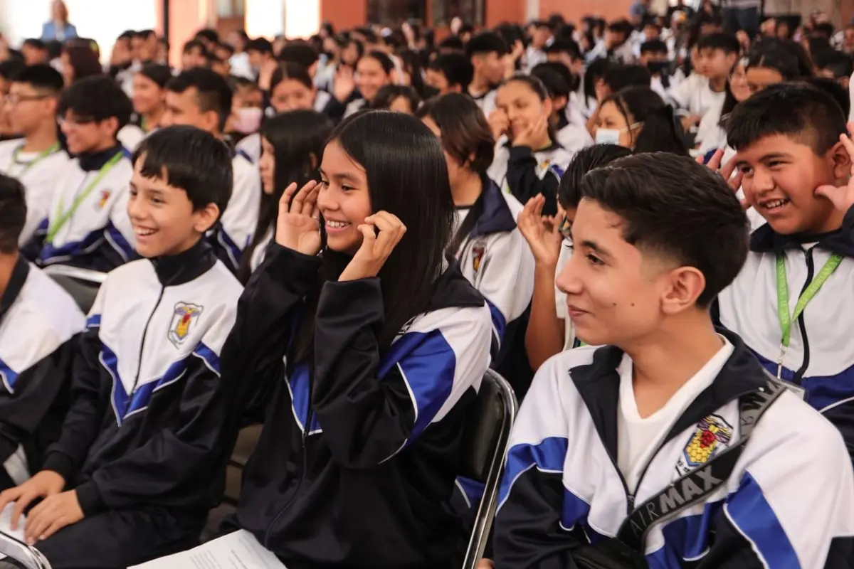 Alumnos de secundaria Foto: X(Twitter) @SEP_mx