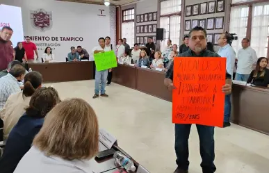 Colonos de Tampico irrumpen sesión de cabildo para manifestarse por incumplimiento en obra de CFE 