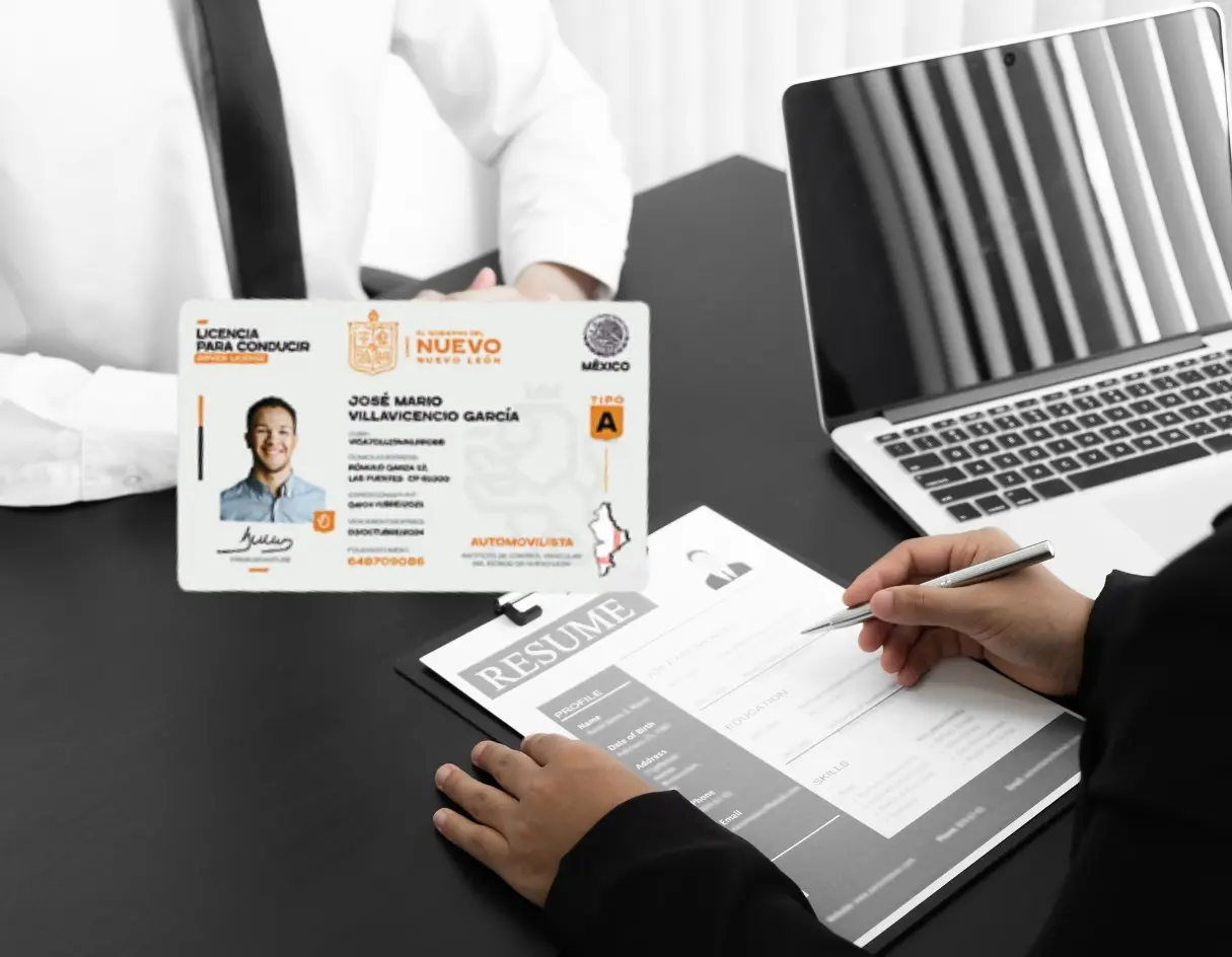Para obtener tu duplicado en Nuevo León, solo necesitas acudir a cualquier delegación de Control Vehicular. Foto: Canva/ICVNL.