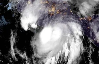 Huracán Erick toca tierra en Categoría 3 en la costa de Oaxaca