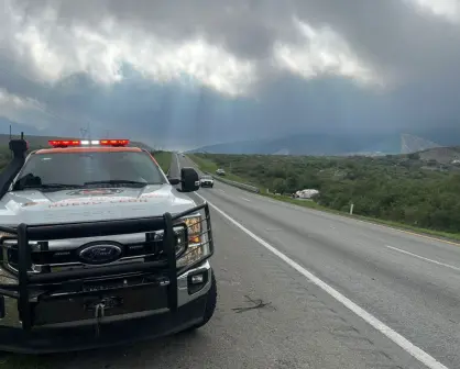 Muere conductor en volcadura de vehículo sobre la carretera Monterrey-Saltillo