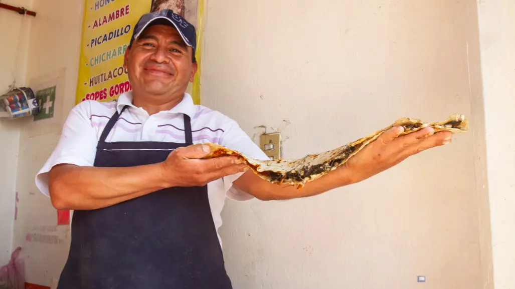 Estas quesadillas gigantes en CDMX son baratas, deliciosas y te las llevan a casa