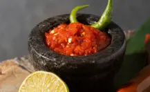 Así puedes preparar una salsa tamaulipeca de chile piquín y limón