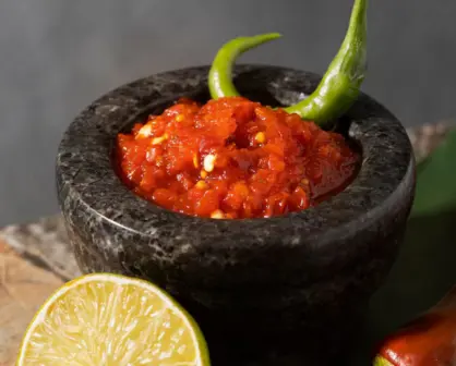 Así puedes preparar una salsa tamaulipeca de chile piquín y limón