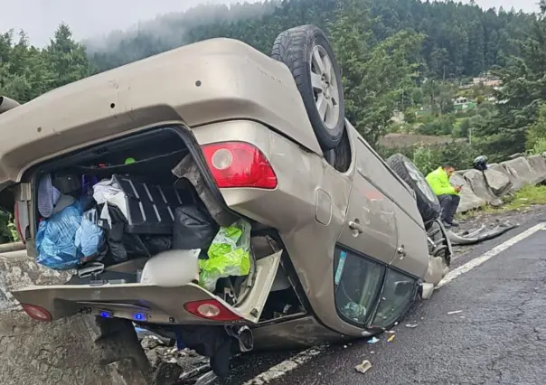 Volcadura en la carretera Toluca-México deja un hombre lesionado