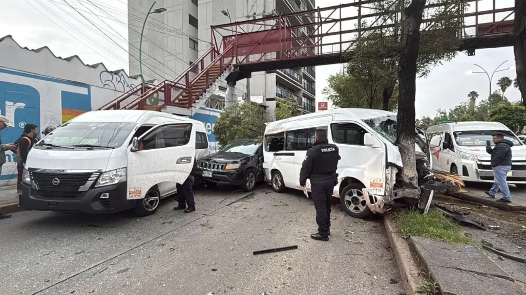 Accidente en Tlalnepantla: choque de unidad de transporte público deja diez heridos