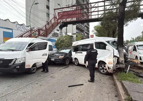 Accidente en Tlalnepantla: choque de unidad de transporte público deja diez heridos