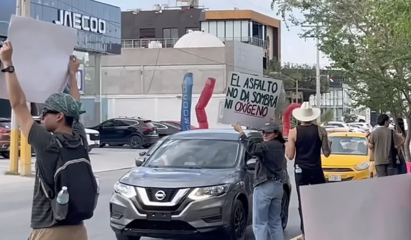 Jóvenes se manifiestan contra obra en Torreón / Foto: Abelardo Sánchez