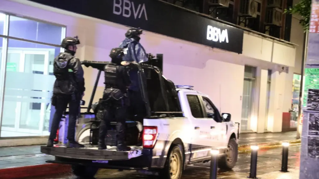 Enfrentamientos y bloqueos asedian Zitácuaro, Michoacán; hay menores entre las víctimas