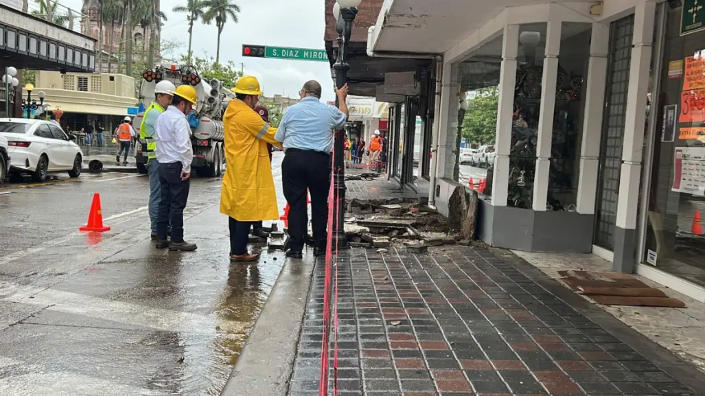 Explosión en registros de CFE causa alarma el Centro Histórico de Tampico