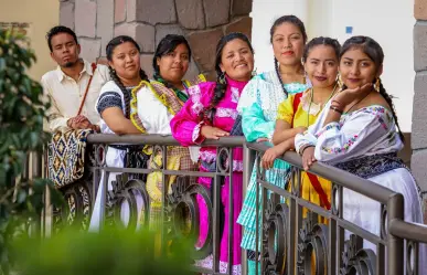 Así visten las mujeres mazahuas en el Edomex y esto representa su vestimenta