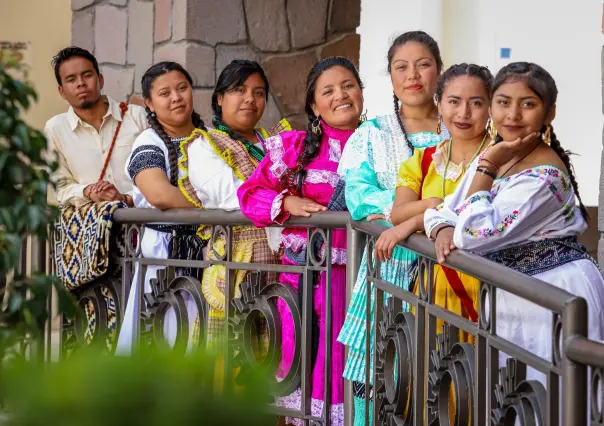 Así visten las mujeres mazahuas en el Edomex y esto representa su vestimenta