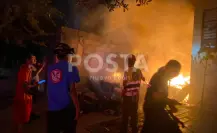 VIDEO | Incendio consume domicilio lleno de basura en El Carmen