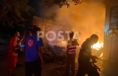 VIDEO | Incendio consume domicilio lleno de basura en El Carmen