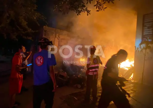 VIDEO | Incendio consume domicilio lleno de basura en El Carmen