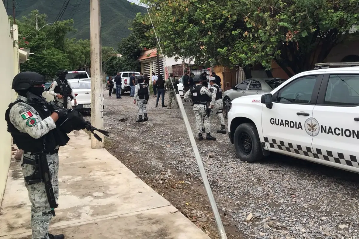 Decenas de elementos estatales y federales se movilizaron para el rescate de El Güero, un perro presuntamente maltratado.