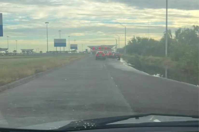 tráfico vehicular en el puente Donna | Foto: FB