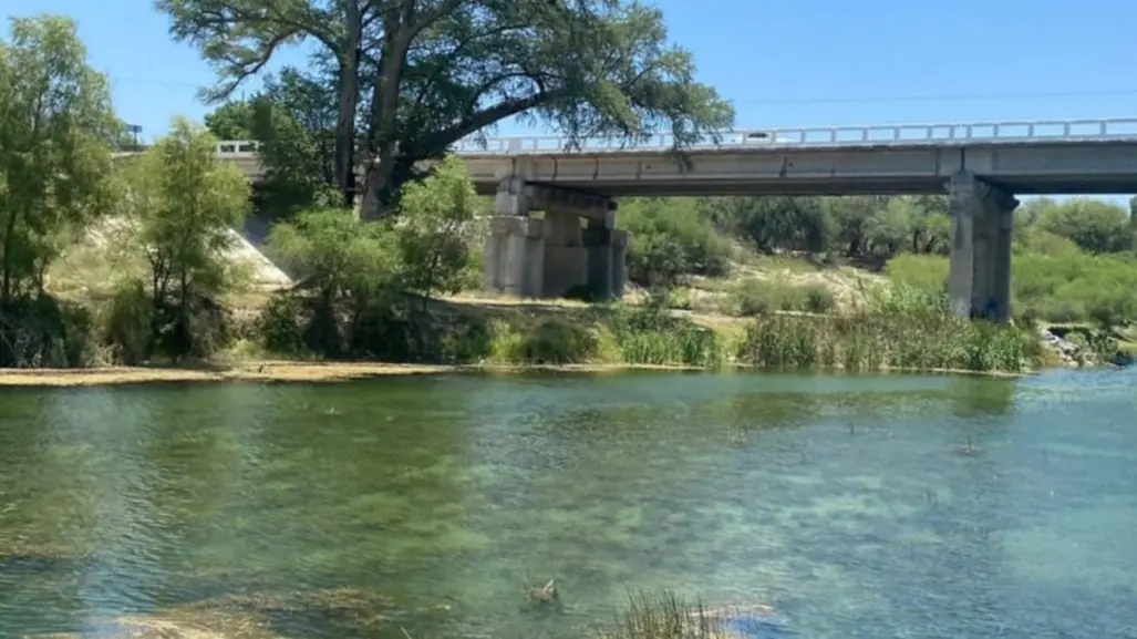 Esta carretera te lleva a un río de aguas cristalinas especial para disfrutarlo en familia