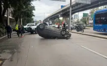 Vuelca auto en carriles centrales de Patriotismo, CDMX