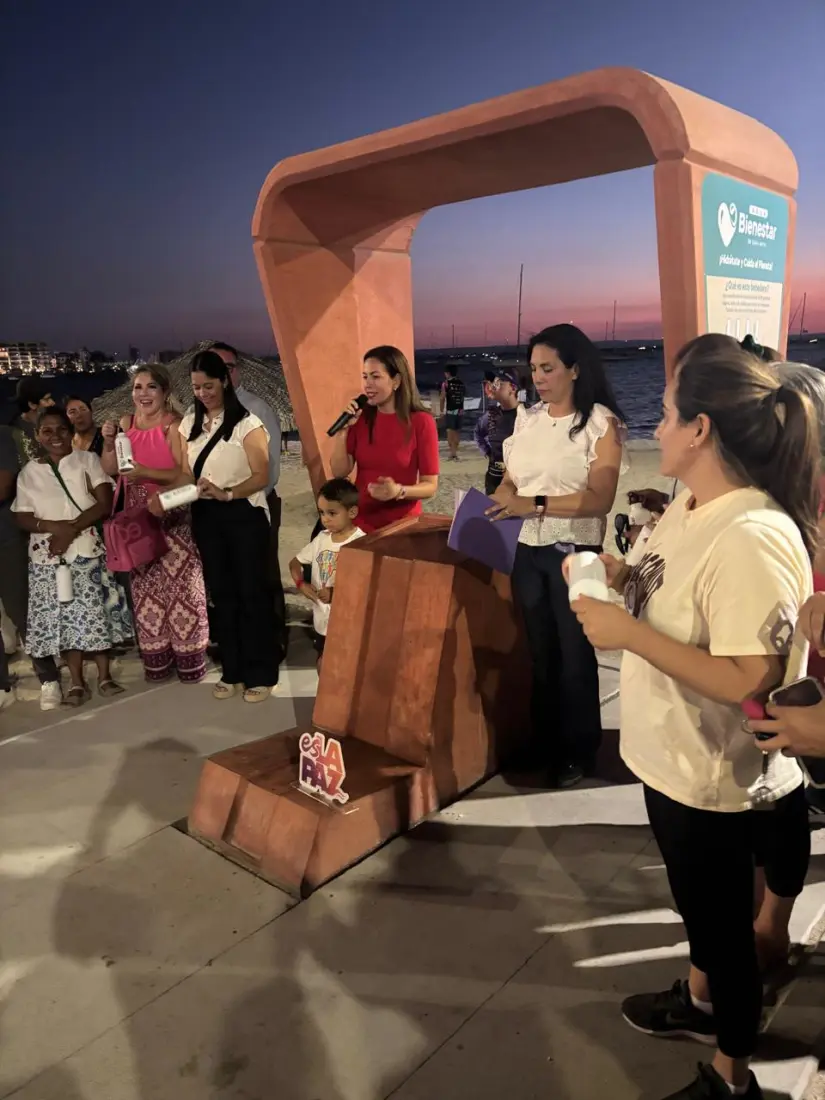 Inauguración del Bebedero Bienestar en el Malecón de La Paz. Foto: Héctor Romero / POSTABCS.