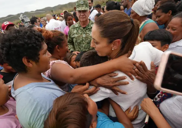 Claudia Sheinbaum se reúne con familias de Oaxaca afectadas por Erick