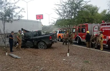Conductor muere tras estrellarse en muro sobre la avenida  Morones Prieto