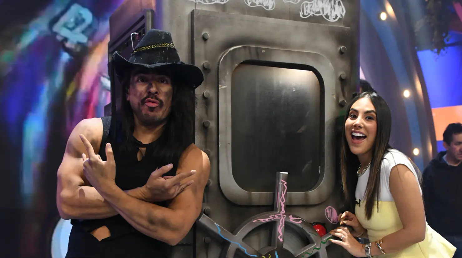 Nicole Chávez y Rey Grupero llegan a Venga la alegría: Fin de semana. Fotos: Azteca Uno