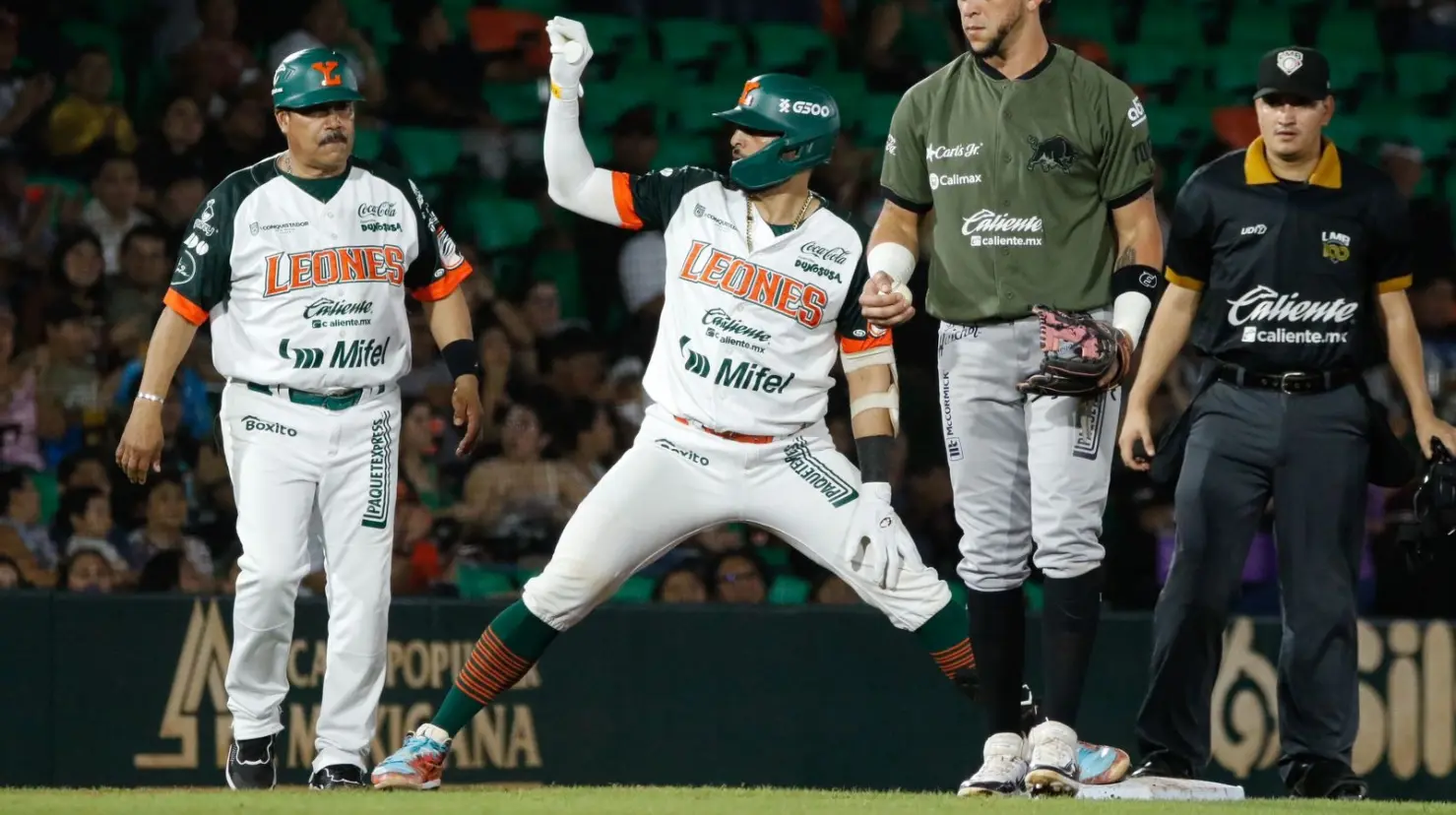 ¿Quiénes fueron los pitchers que abrieron el juego? Foto: Alejandro Zapata