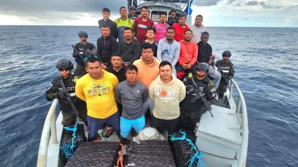 Detienen a 17 narcotraficantes con más de una tonelada de cocaína en El Salvador; 3 son mexicanos