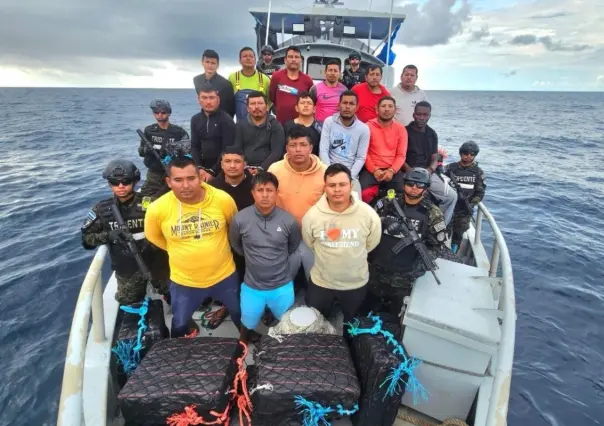 Detienen a 17 narcotraficantes con más de una tonelada de cocaína en El Salvador; 3 son mexicanos