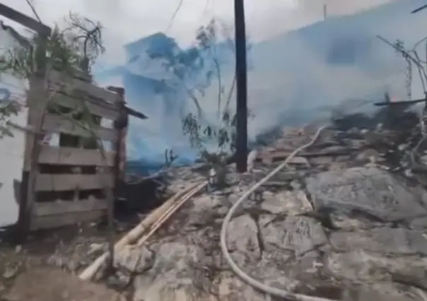 Tejaban es consumido por incendio en zona habitacional de Monterrey