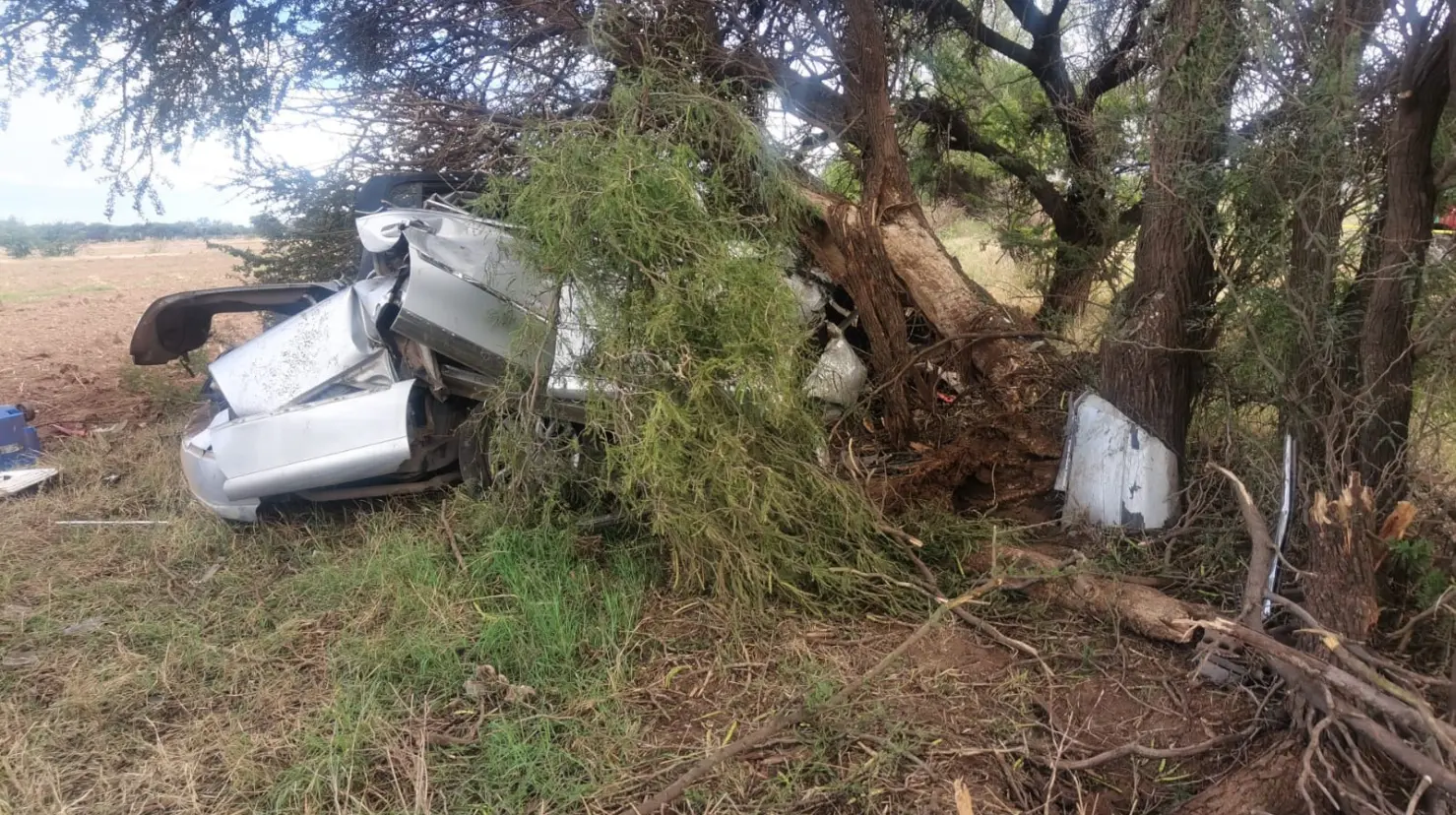 Volcadura dejó tres personas sin vida en la carretera Durango- Vicente Guerrero. Foto: Especial.