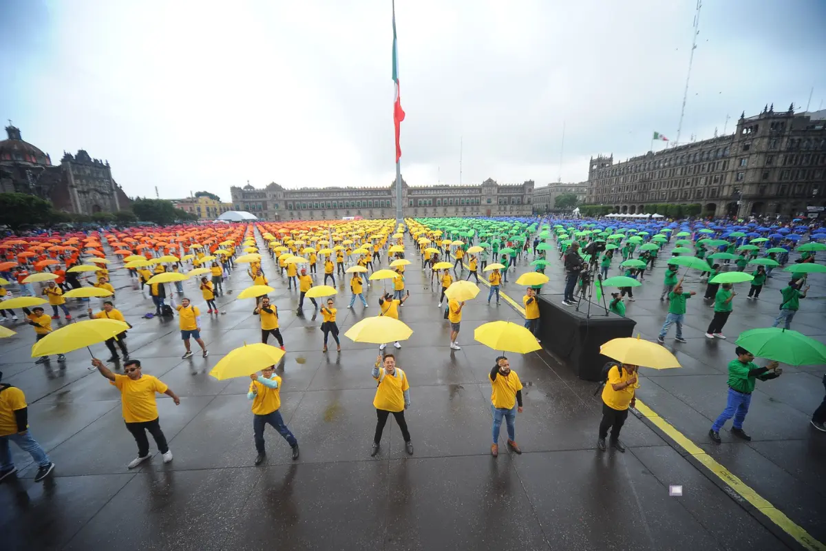 Bandera monumental en CDMX, Foto: X @CulturaCiudadMx