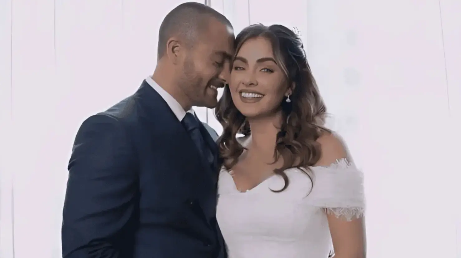 Claudia Martín y Carlos Said se hicieron novios al trabajar juntos en la telenovela Juegos de amor y poder. Foto. Cortesía Revista Caras.