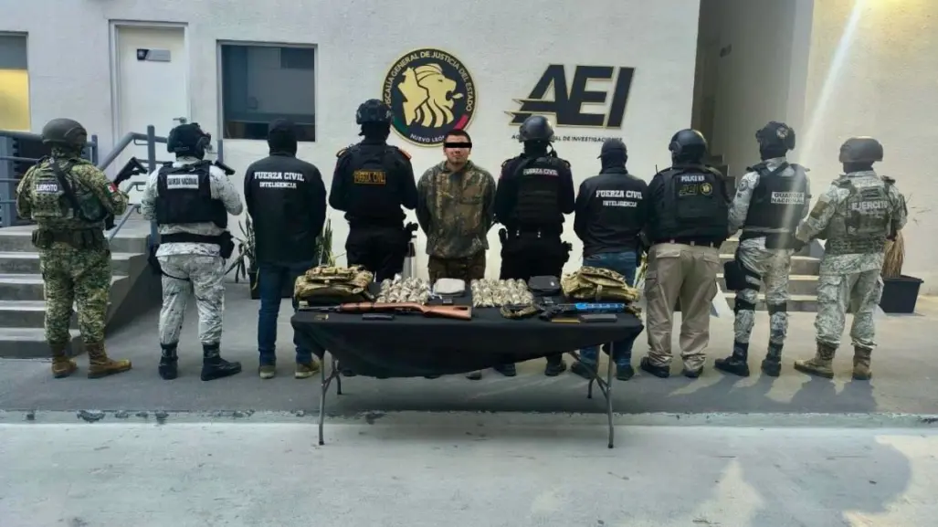 Fuerza Civil detiene a presunto delincuente acompañado de menor armado