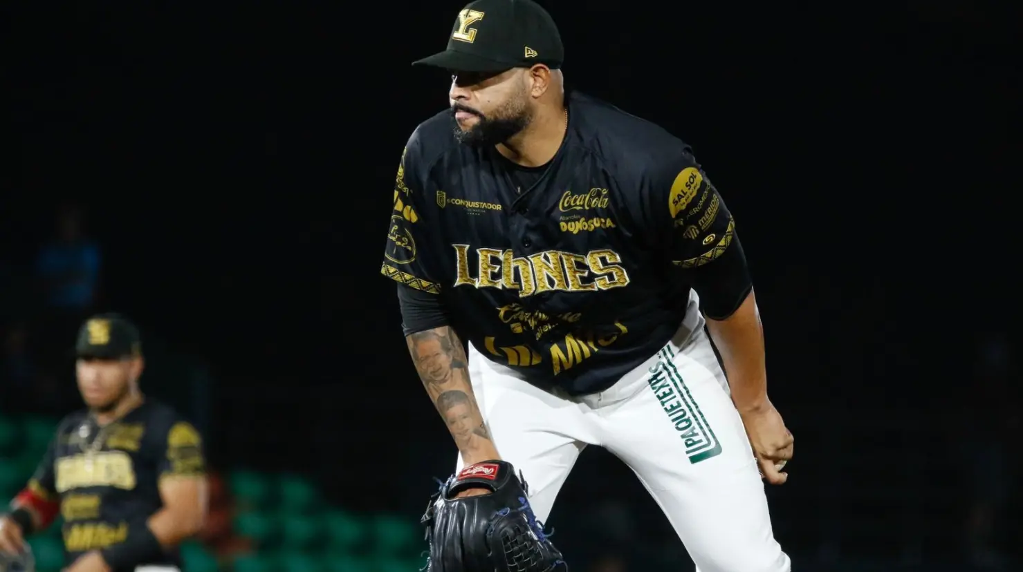 ¿Quiénes fueron los pitchers abridores del juego? Foto: Alejandro Zapata