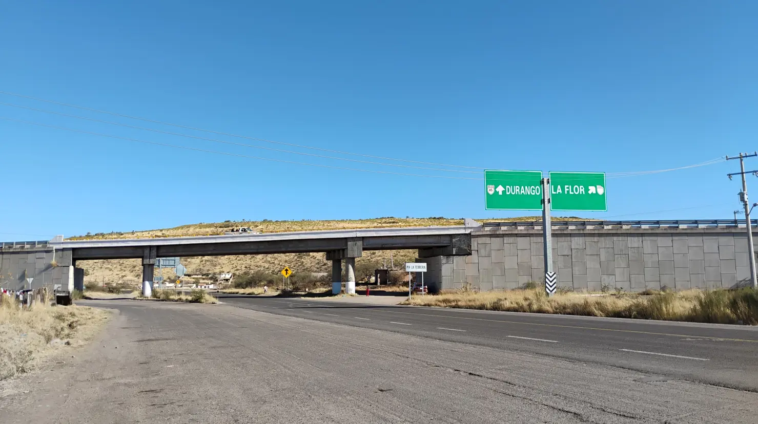 Usa esta carretera para llegar al parque turístico Nayar | Foto: Lorena Ríos