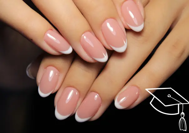 5 diseños de uñas para brillar el día de tu graduación