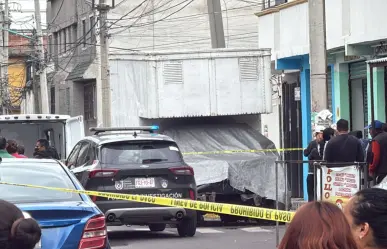 Ejecutan a un hombre en Tláhuac; lo atacaron mientras conducía en CDMX