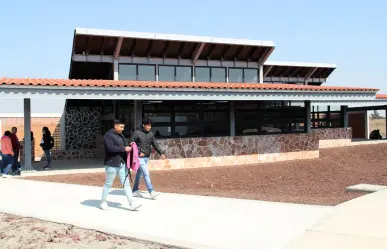 Claudia Sheinbaum y SEP anuncian 37,500 nuevos lugares en preparatorias para próximo ciclo escolar