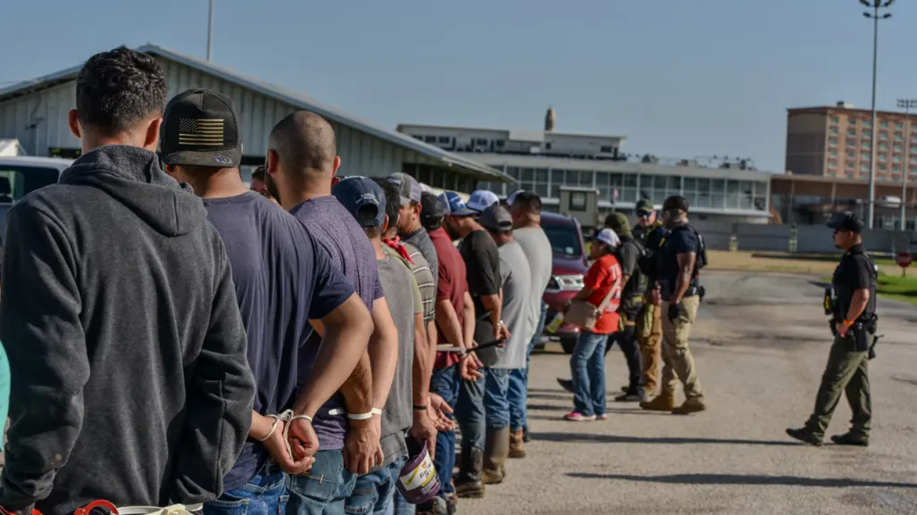 Deportaciones masivas en California causarán pérdidas de miles de millones de dólares, dice estudio