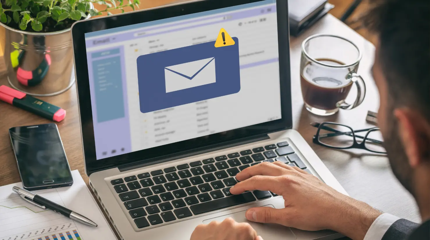 ¿Te llegó un correo del SAT? Revisa si es auténtico con esta herramienta. Foto: Canva