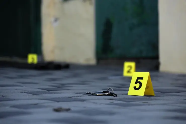 Policías de Ecatepec localizaron al menos 10 casquillos en la zona. Imagen: Freepik